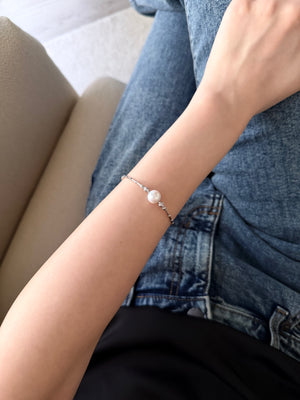 9-10mm Passepartout  single bead charm bracelet__model_02
