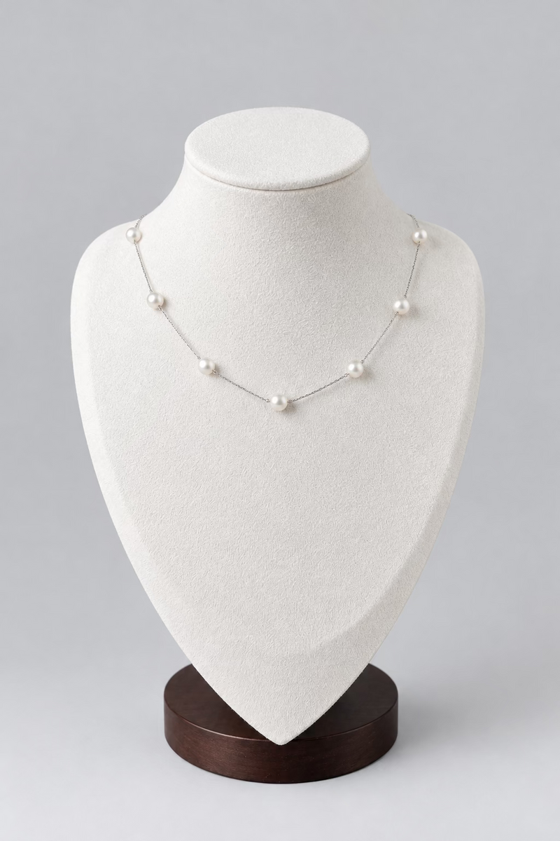 Akoya_strarry_night_necklace_mannequin