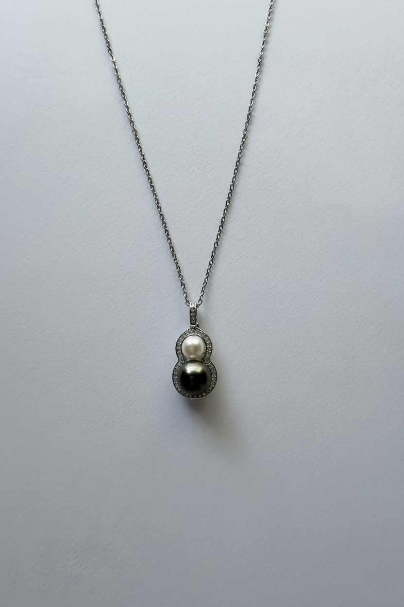 Double gourd pearl pendant Tahitian 9mm and Akoya 6mm saltwater pearls 925 silver twin pearl design Vera Muse