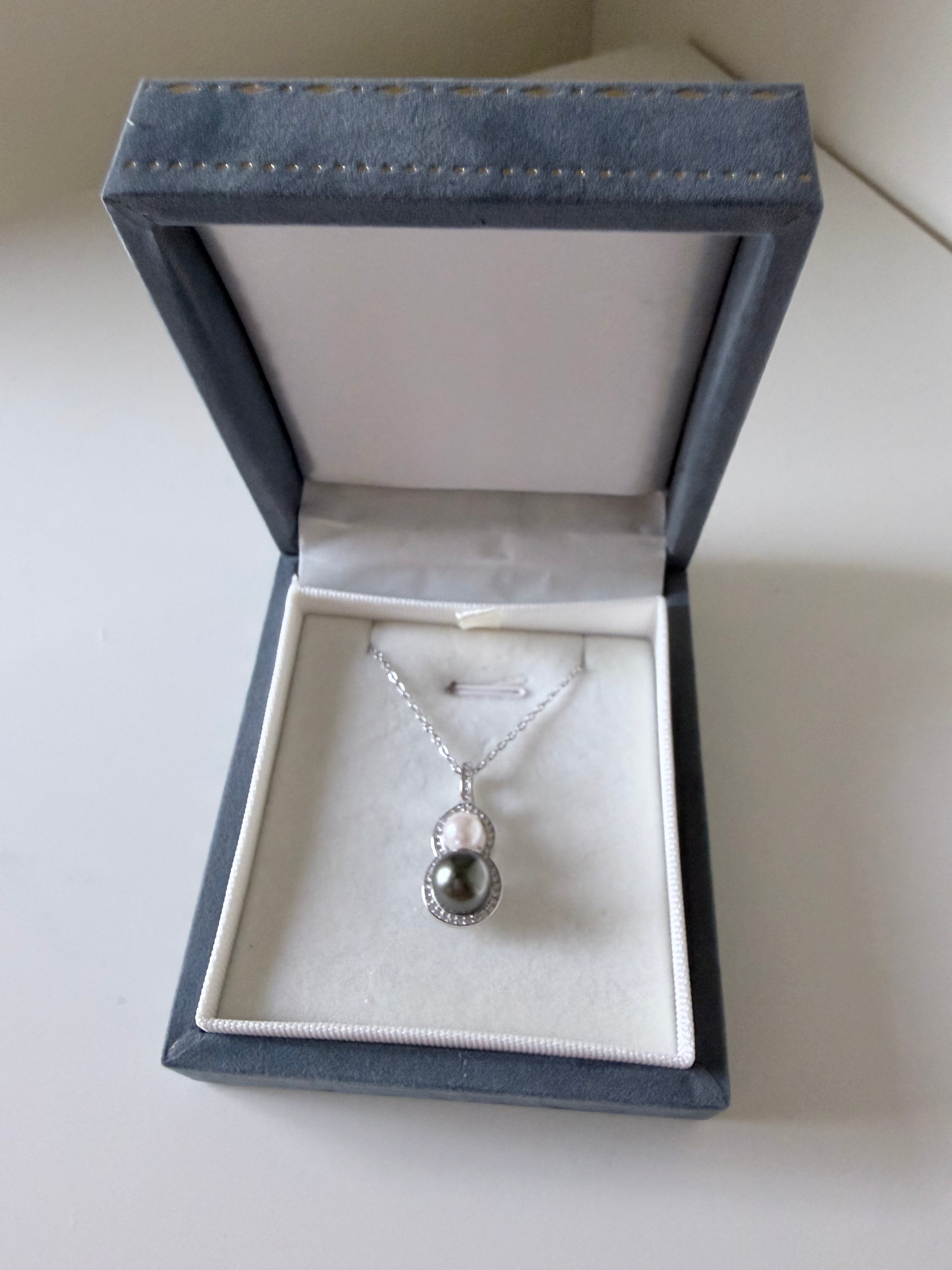 Double gourd pearl pendant Tahitian 9mm and Akoya 6mm saltwater pearls 925 silver twin pearl design Vera Muse_wrappingbox