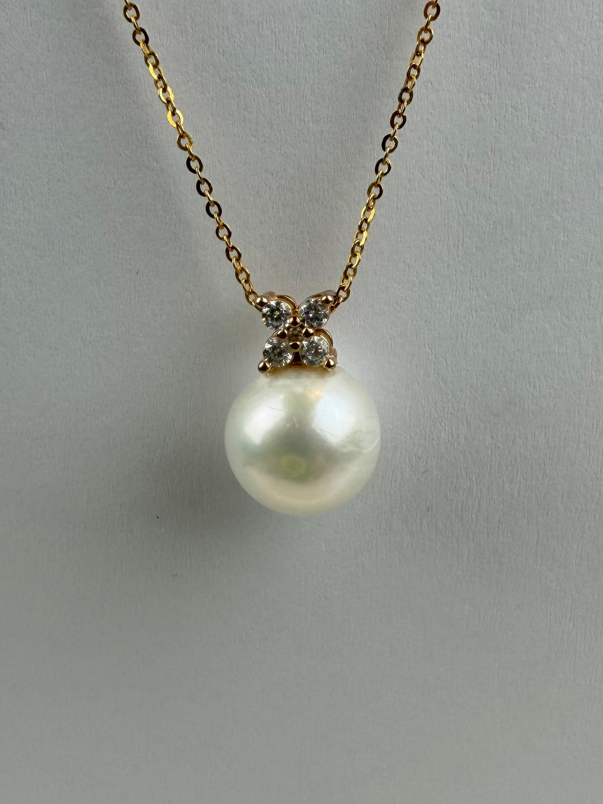 Four leaf clover pearl necklace 11mm natural freshwater pearl 925 silver gold plated lucky charm pendant_closeup