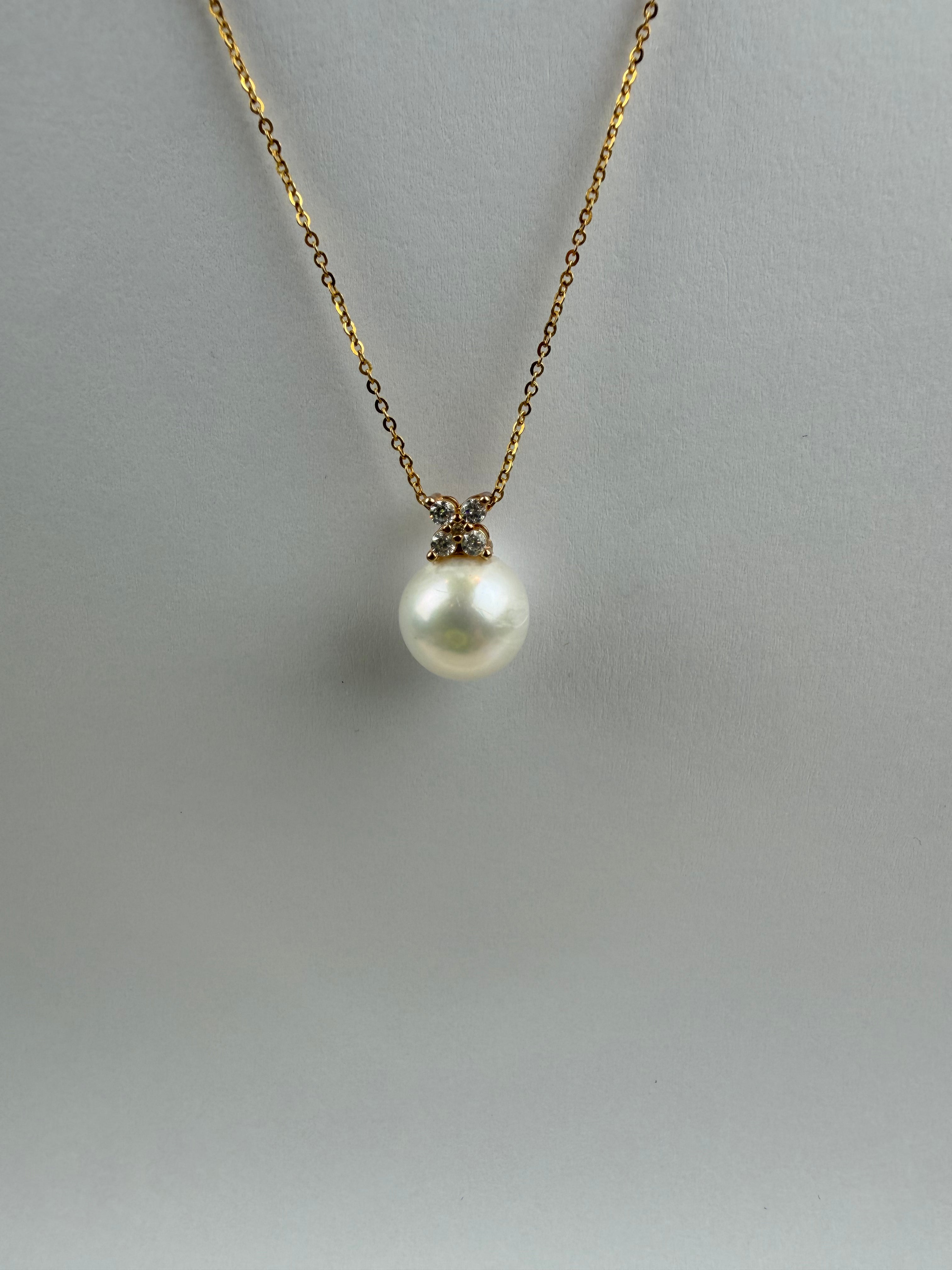 Four leaf clover pearl necklace 11mm natural freshwater pearl 925 silver gold plated lucky charm pendant_closeup