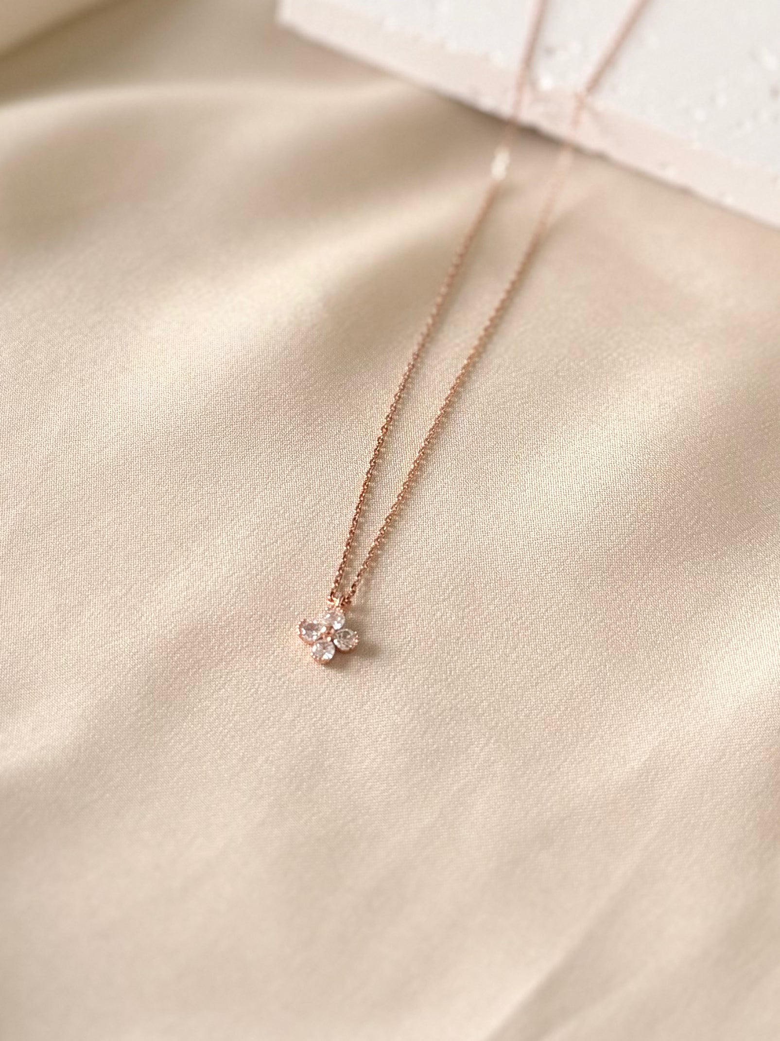 Korean diamond clover necklace rose gold plated 925 silver 40cm chain pendant 1cm x 1cm lucky jewelry Vera Muse_ins