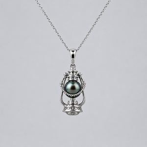 Oil lamp Tahitian pearl pendant 8-9mm black saltwater pearl 925 sterling silver vintage design Vera Muse_01