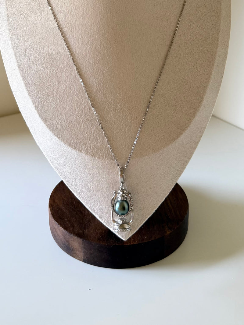 Oil lamp Tahitian pearl pendant 8-9mm black saltwater pearl 925 sterling silver vintage design Vera Muse_05