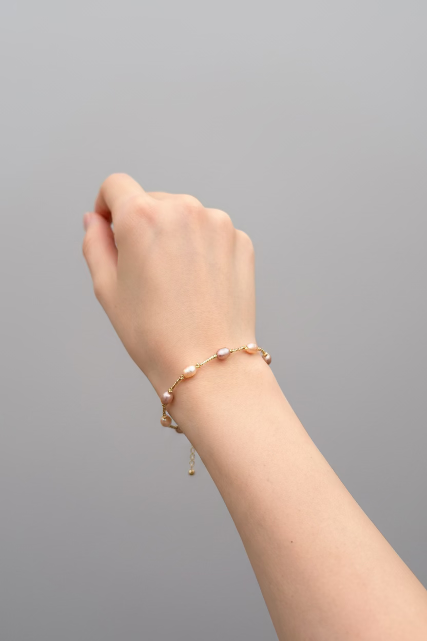 Starry sky pearl bracelet 5-6mm natural freshwater pink purple pearls spaced chain design Vera Muse_model_02