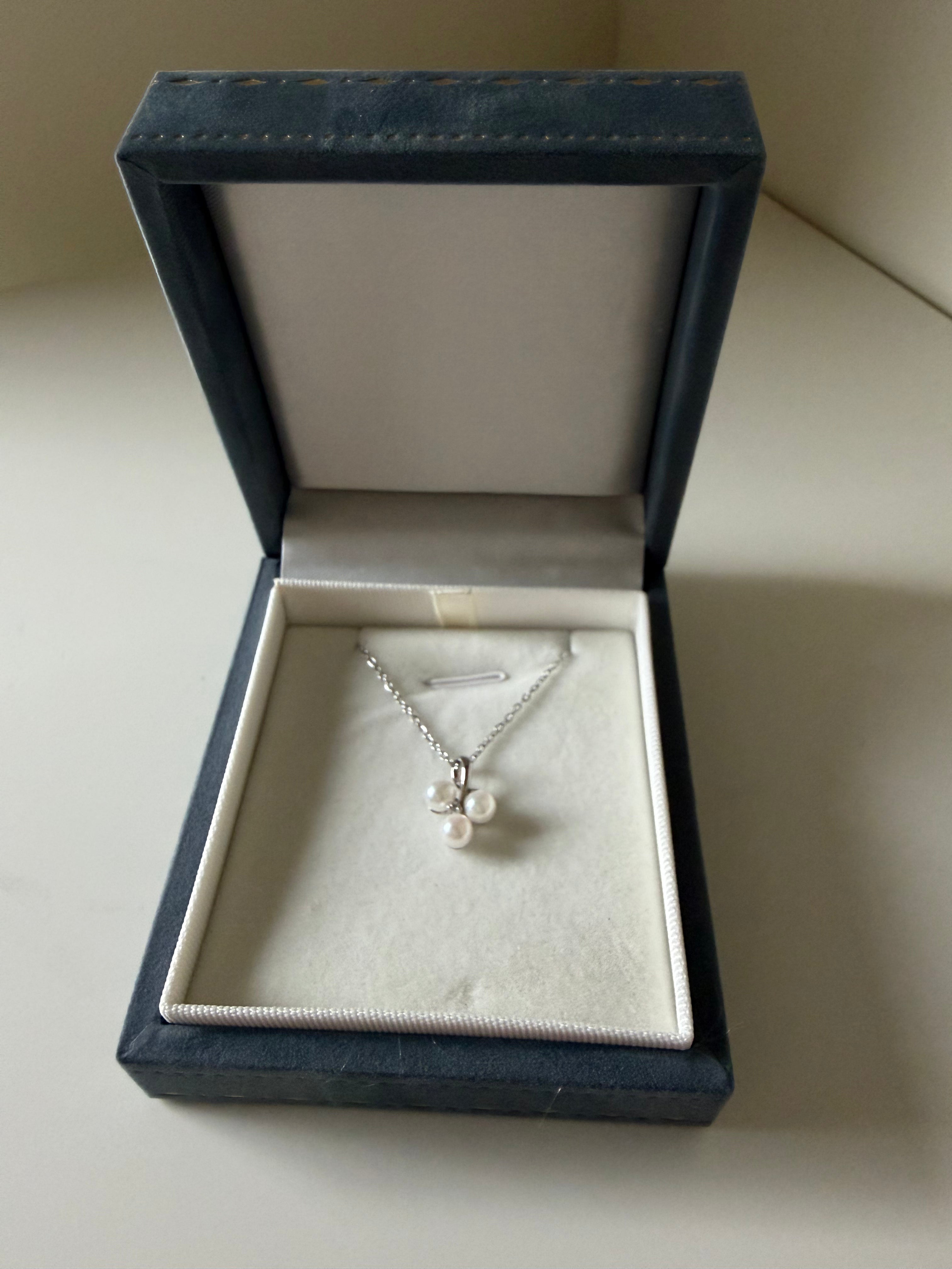 Three leaf clover 3-pearl Akoya pendant in jewelry gift box Vera Muse packaging gift